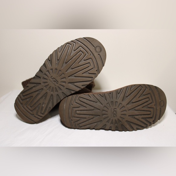 UGG Knit Boot with Pocket Chocolate Brown Size 6 - Picture 6 of 8